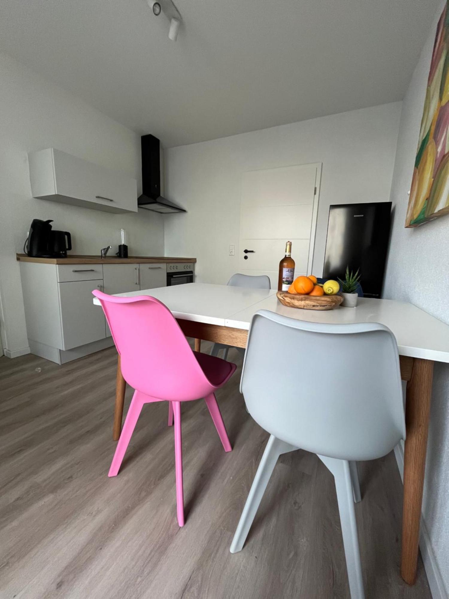 Black Forest City Apartment Mit Kostenlosem Parkplatz Freiburg im Breisgau Exteriör bild